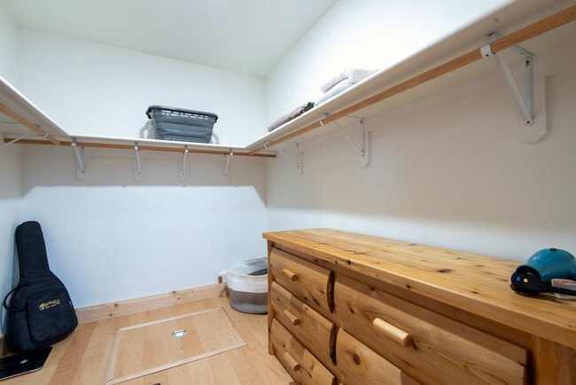 Building Photo - 4535 Roxanne St