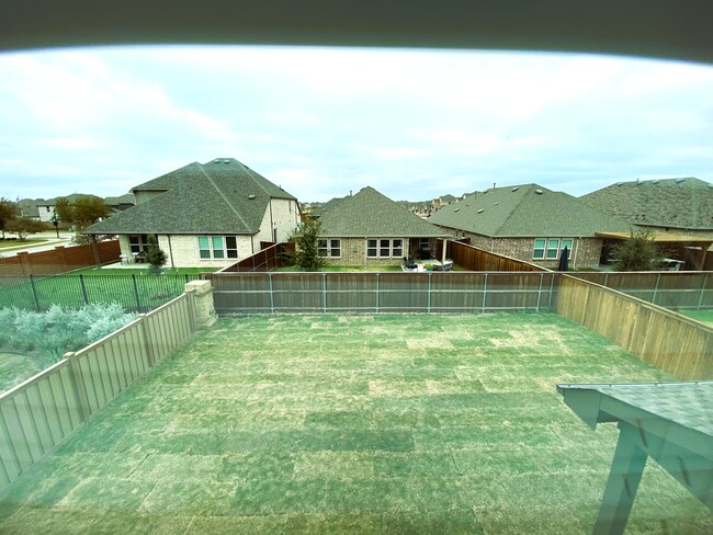 Backyard view - lots of room to entertain and host family and friends - 621 Hummingbird Dr