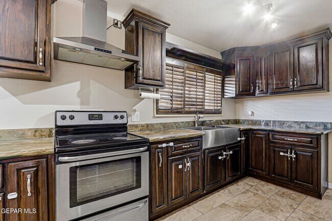 Building Photo - 4312 Wallington Dr