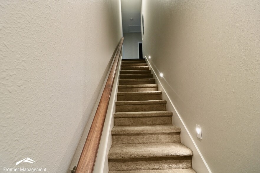 Building Photo - 1118 Bertrand St