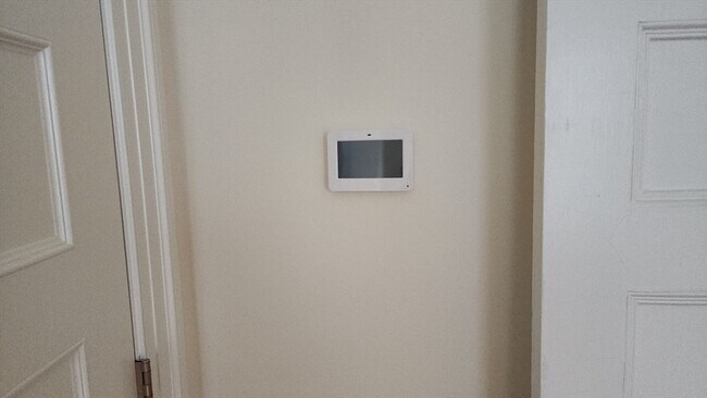 Building Photo - 465-467 Huron Ave