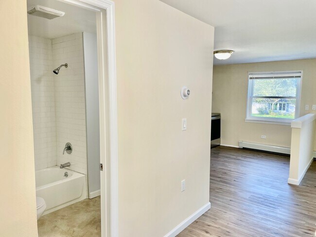Building Photo - 82 Meyer Ln
