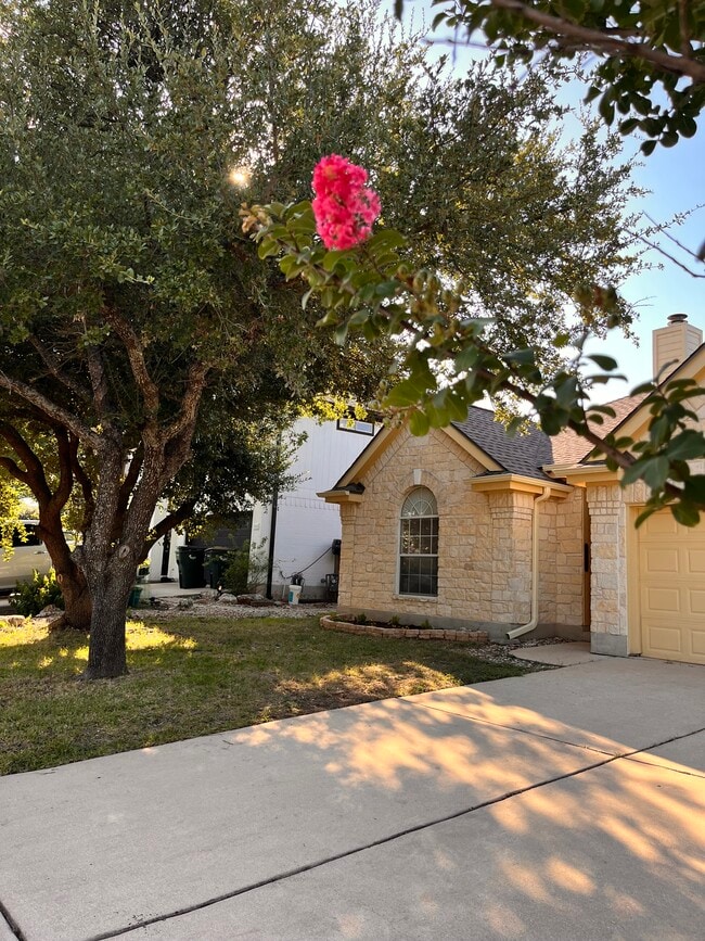 Building Photo - 8106 Hawick Dr