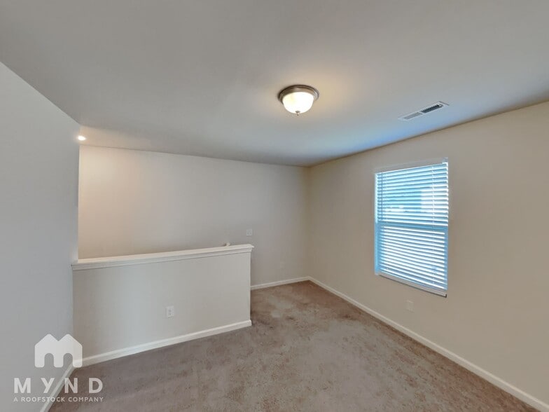 Building Photo - 6378 Century Ln