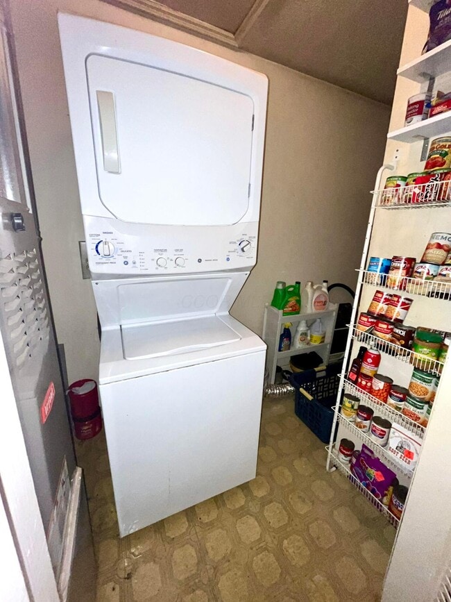 Building Photo - 24 Ohio St