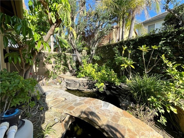 Building Photo - 16 Rosenblum