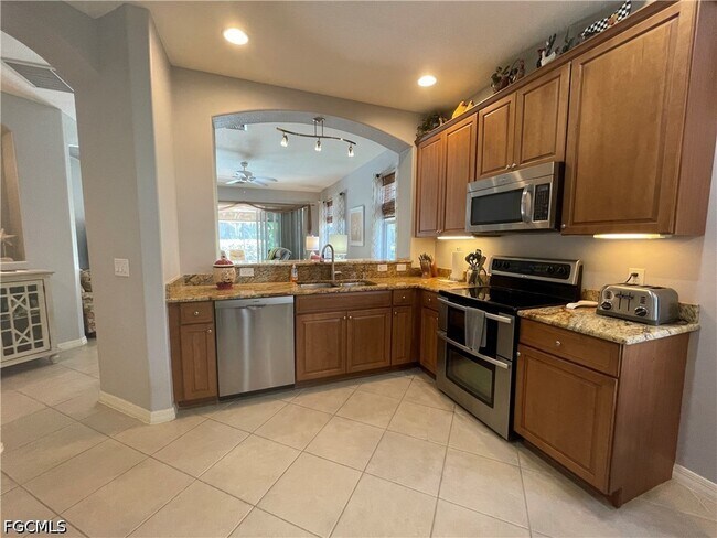 Building Photo - 10630 Camarelle Cir