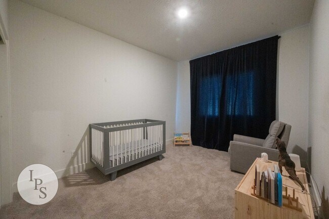 Building Photo - Madera Riverstone Home, 3BR/2BA, SOLAR, Community Pool, New Elementary School in Community!