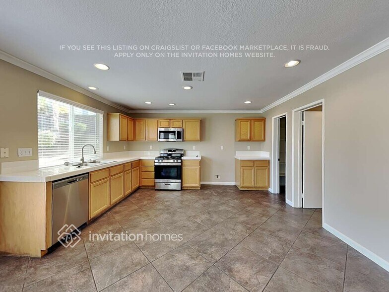 Building Photo - 32074 Bandelier Rd