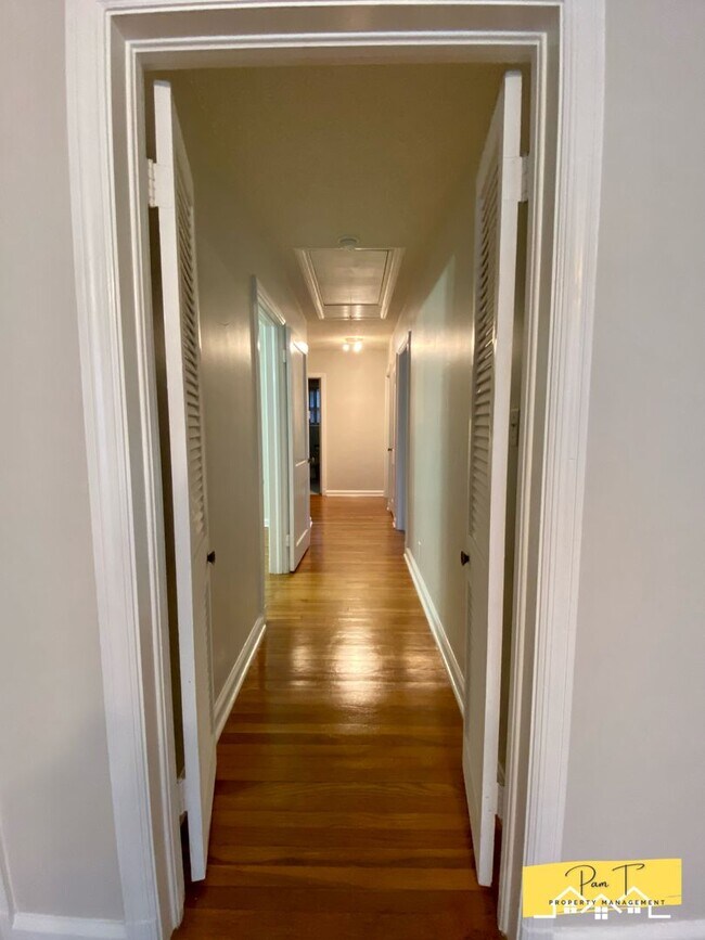 Building Photo - The home you want in Ardsley Park