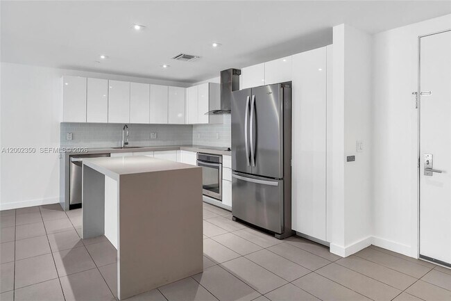 Building Photo - 1600 NE 1st Ave