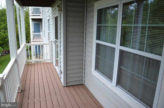 Building Photo - 1046 Spring Valley Ct