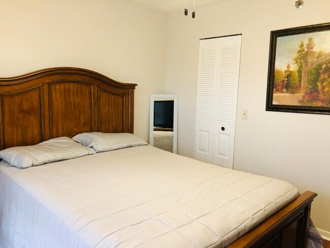 Building Photo - 4640 Lucerne Lakes Blvd