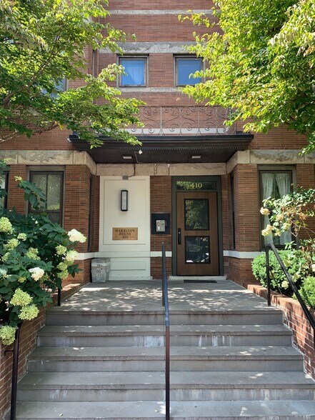 Building Photo - 410 11th St NE