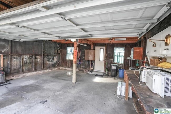 Building Photo - 637 Lehigh Ave