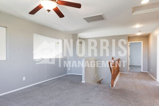 Building Photo - Beautiful Two-Story Home Located in Missio...