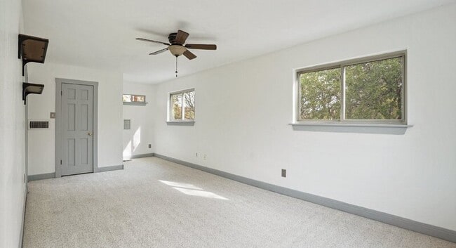 Building Photo - 13918 Hummingbird Ln