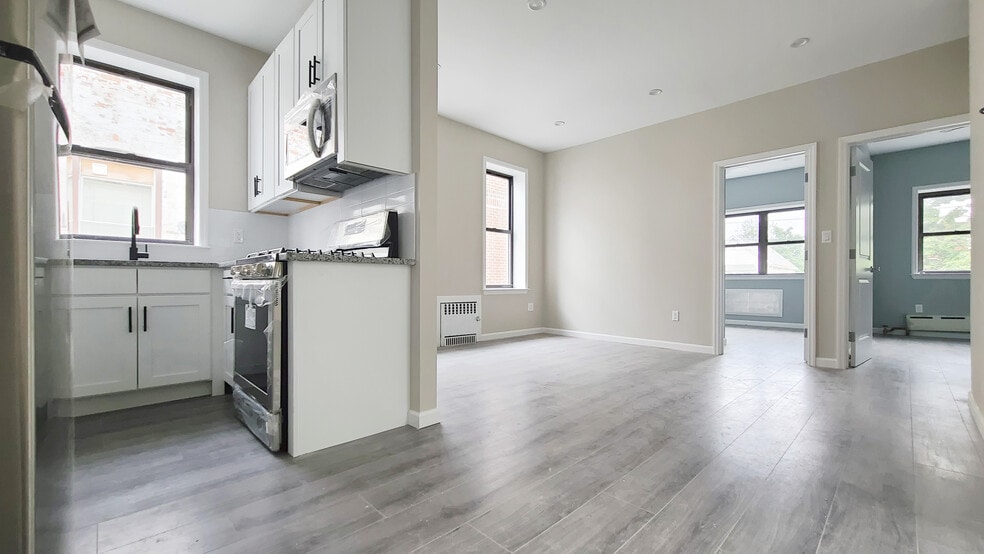 Completely renovated - 1484 E 8th St