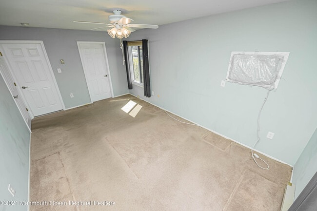 Building Photo - 118 Amberly Dr