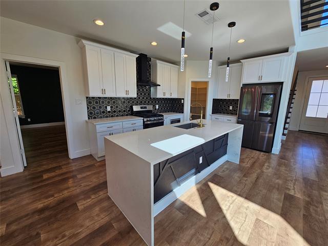 Building Photo - 2374 Southwood Dr