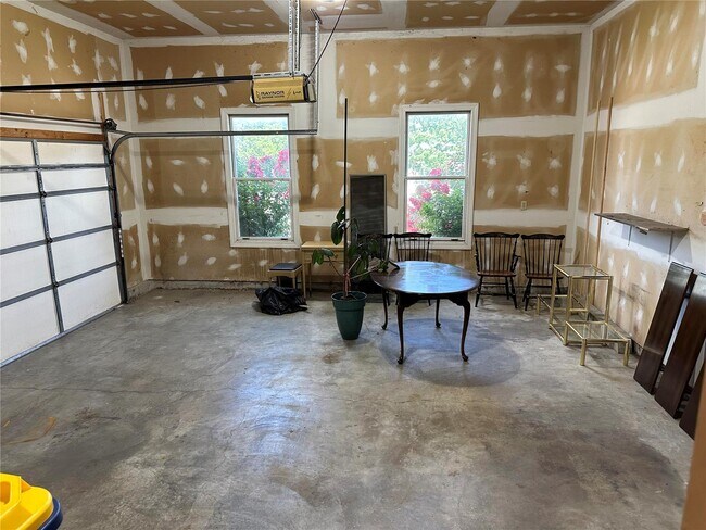 Building Photo - 4 Grayson Ridge Dr
