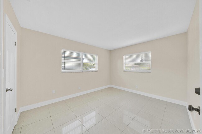 Building Photo - 4921 NW 39th St