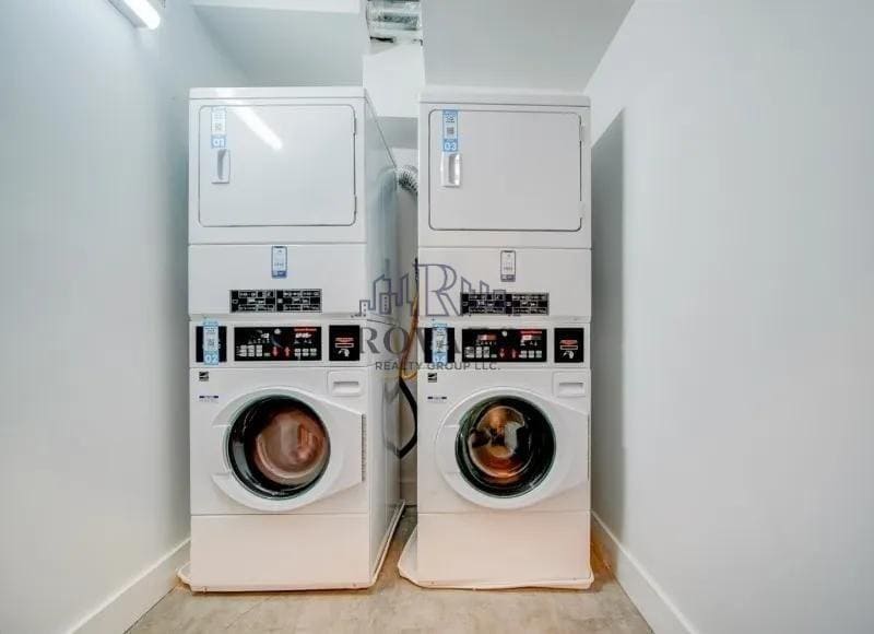 Building Photo - 486 Market St