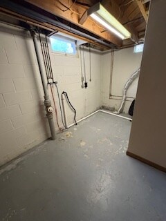 Washer/Dryer Hook Up - 816 Logan Ave