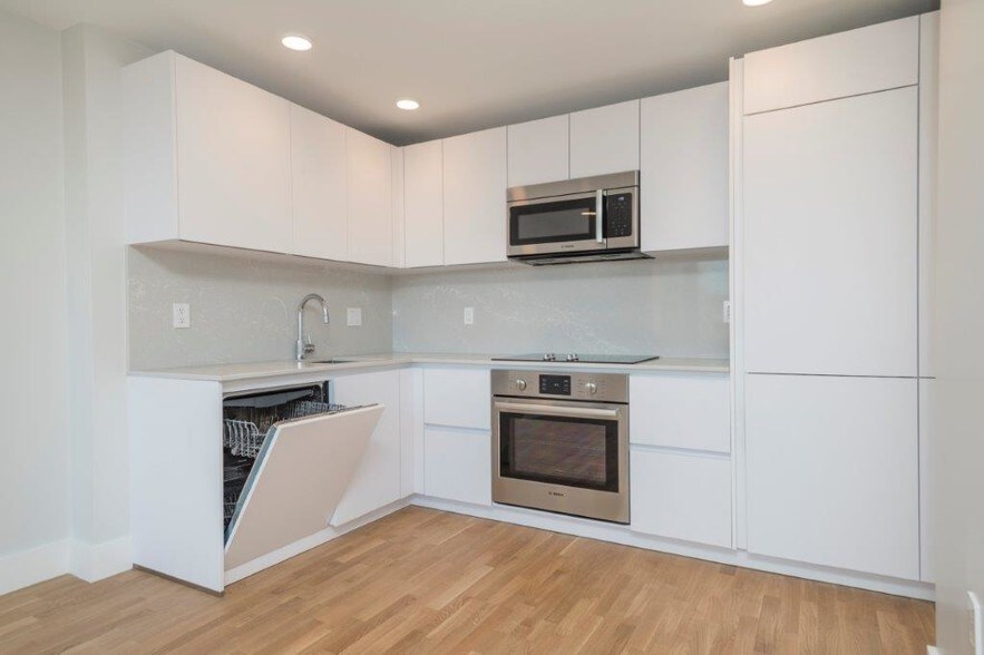 Building Photo - 336 Harvard St