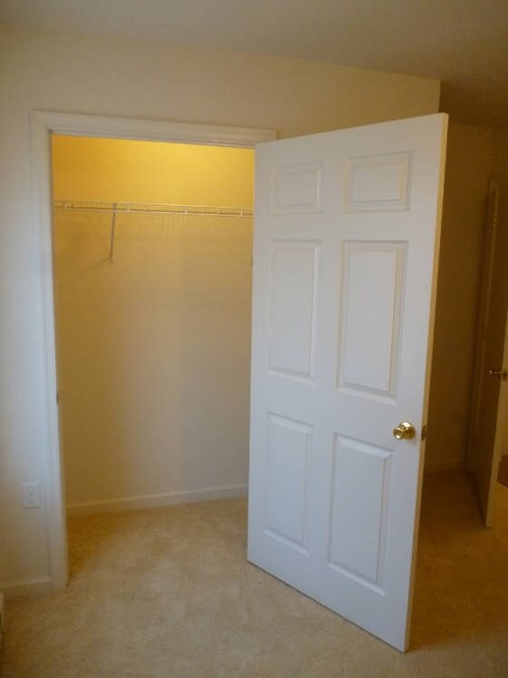 Closet - Phillaman Run Apartments