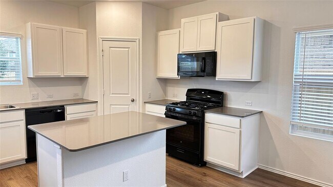 Building Photo - 138 Milliner Lp