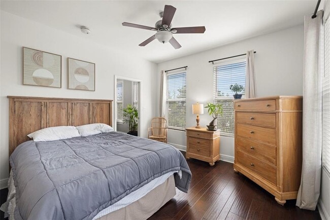 Building Photo - 205 5th Ave N