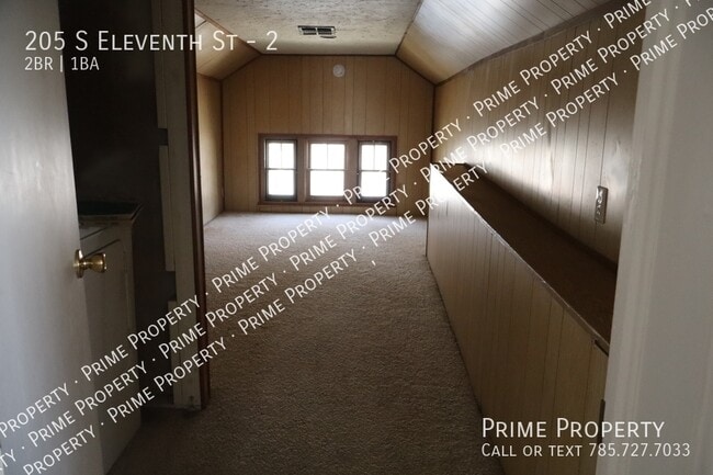 Building Photo - 205 S Eleventh St-2