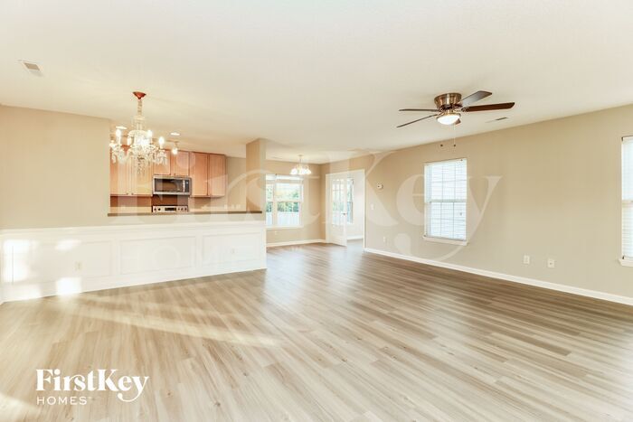Building Photo - 168 Jupiter Ln