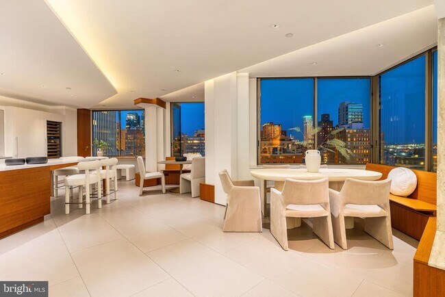 Building Photo - 210 W Rittenhouse Square