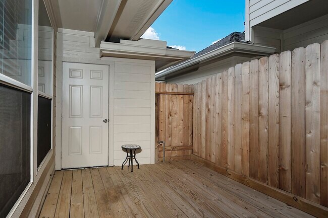 Building Photo - 43 Crocus Petal St