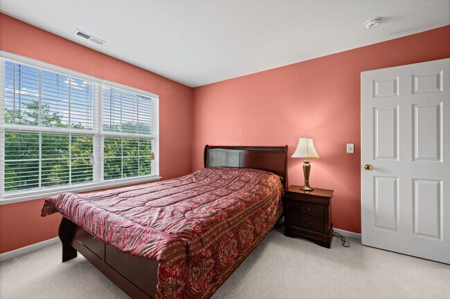 Building Photo - 126 Redmond Dr