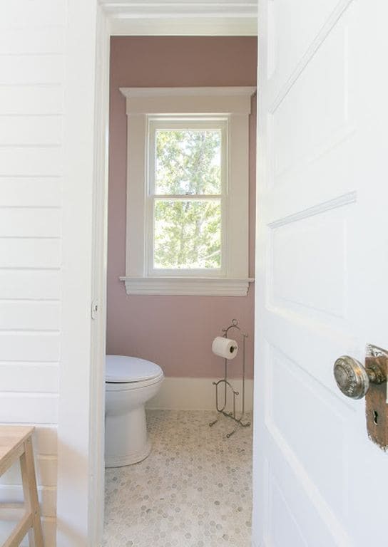 Laundry room restroom - 15 G St