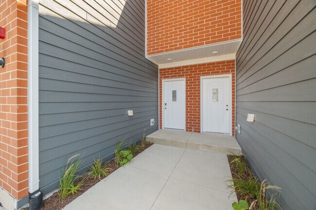 Building Photo - 1216 Gillespie Ln