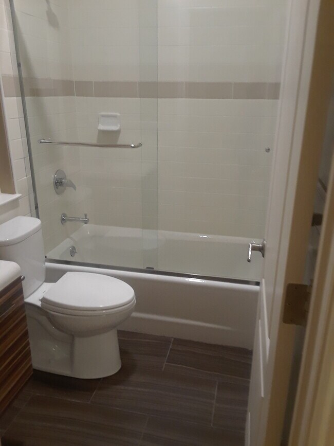 Building Photo - 473 34th Ave