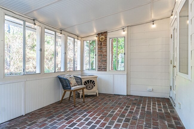 Building Photo - 435 W Baltimore Ave