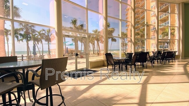 Building Photo - 880 Mandalay Ave