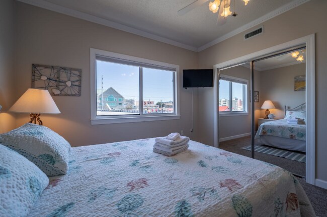 Building Photo - 105 63rd St