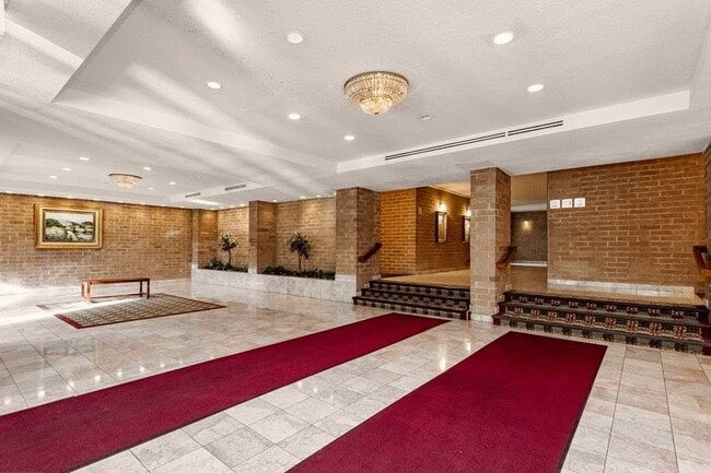 Building Lobby - 3101 S Manchester St