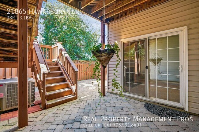 Building Photo - 21865 Hawksbury Terrace