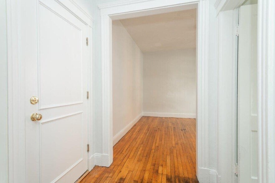 Building Photo - 49 Worthington St