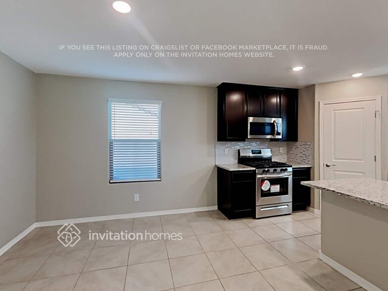 Building Photo - 3942 S 79th Dr