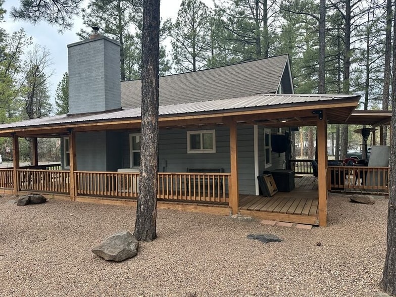 Building Photo - 938 W Apache Ln