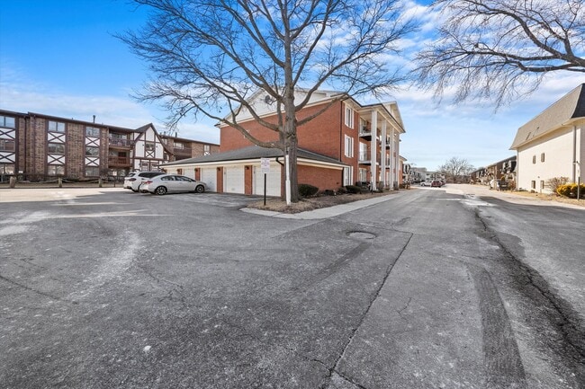 Building Photo - 5721 Circle Dr