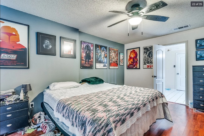 Building Photo - 4510 Lake Haven Dr